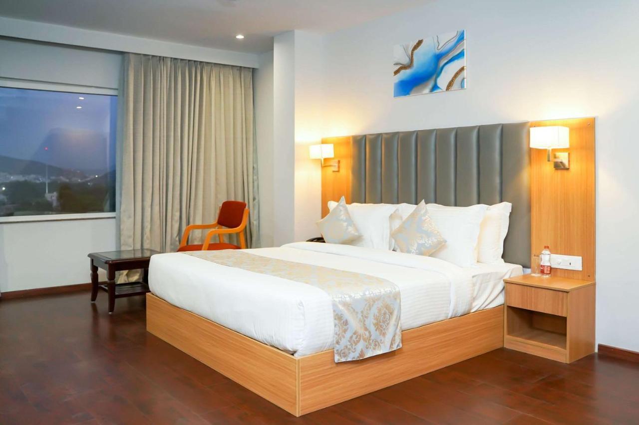 Comfort Inn Udaipur Exterior photo